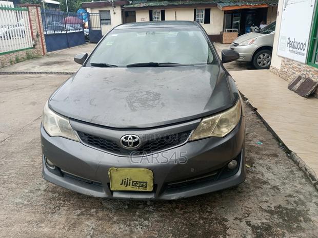 Toyota Camry 2014 Gray