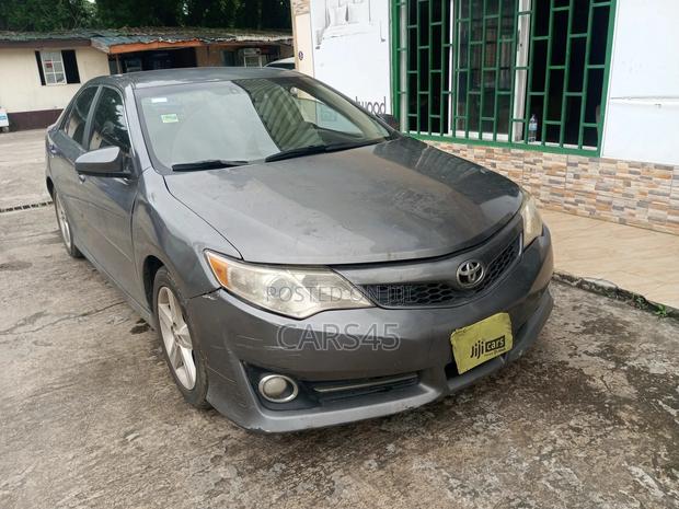 Toyota Camry 2014 Gray