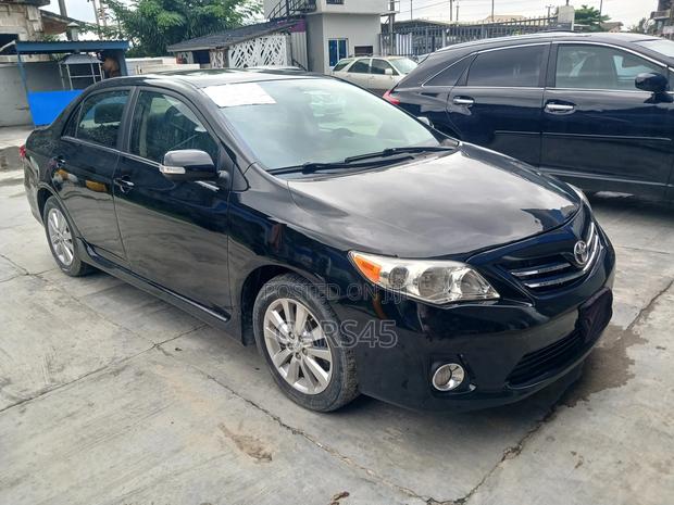Toyota Corolla 2010 Black