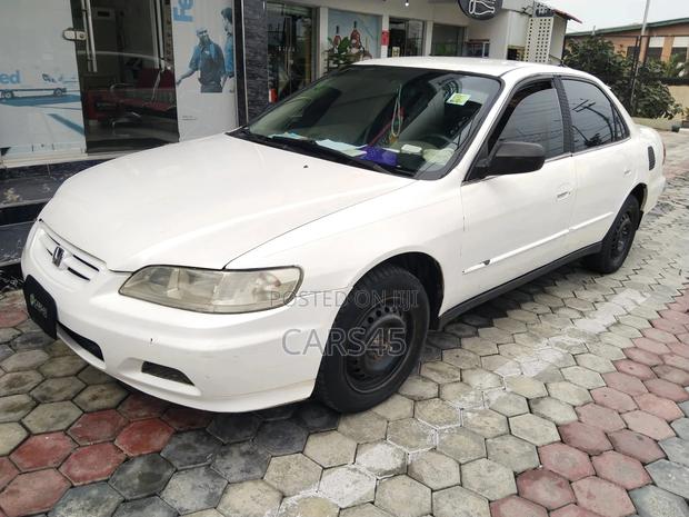 Honda Accord 1999 White