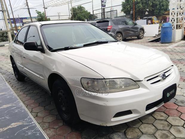 Honda Accord 1999 White