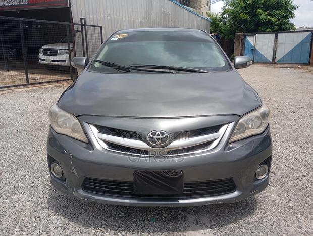 Toyota Corolla 2010 Gray