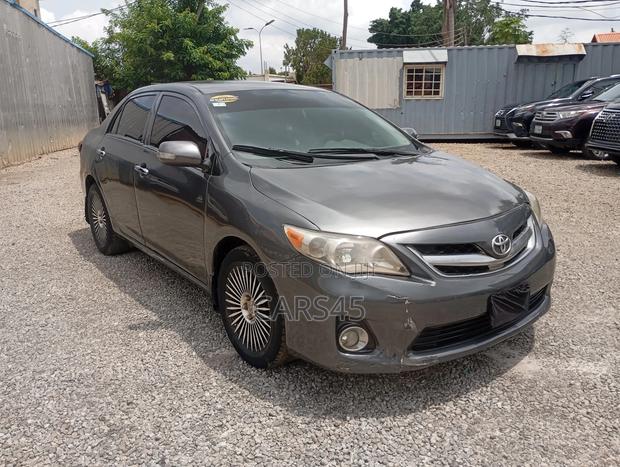 Toyota Corolla 2010 Gray