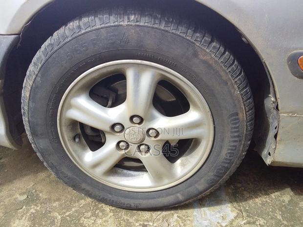 Toyota Avensis 2002 Silver