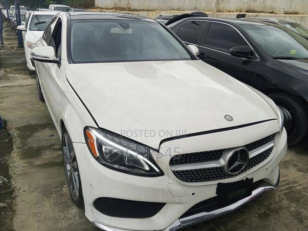 Mercedes-Benz C300 Base 4dr RWD Sedan (2.0L 4cyl 7A) 2017 White