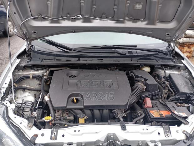 Toyota Corolla 2015 Silver