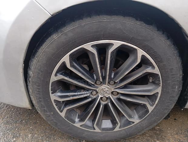 Toyota Corolla 2015 Silver