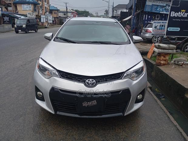 Toyota Corolla 2015 Silver