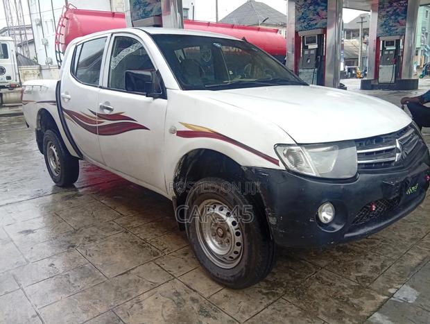 Mitsubishi L200 2009 White