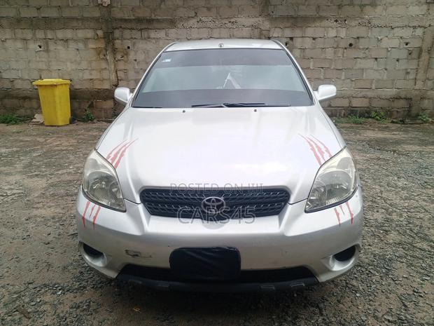 Toyota Matrix Hatchback AWD (1.8L 4cyl 4A) 2005 Silver
