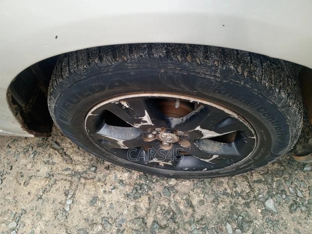 Toyota Matrix Hatchback AWD (1.8L 4cyl 4A) 2005 Silver