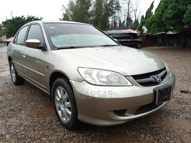 Honda Civic 2005 Gold