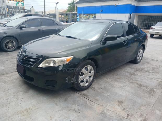 Toyota Camry LE 4dr Sedan (2.5L 4cyl 6A) 2011 Green