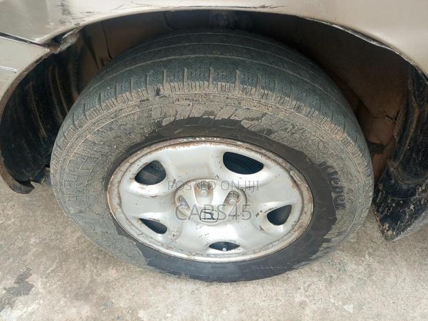 Honda Pilot 2004 Gold