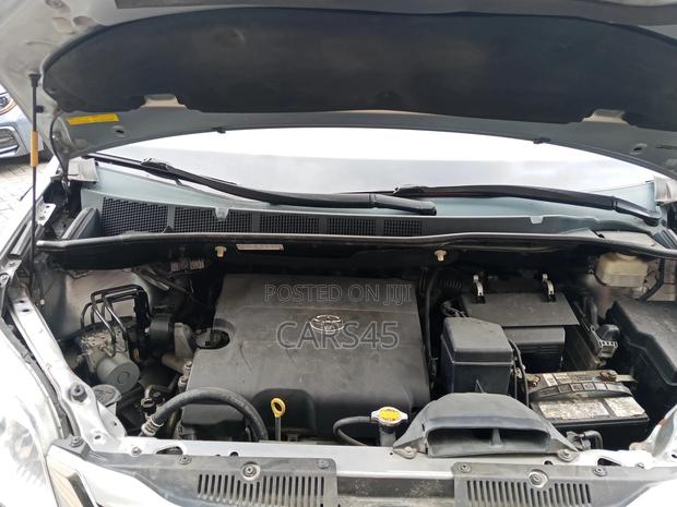 Toyota Sienna 2013 Silver