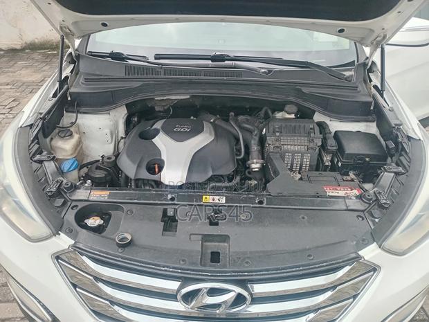 Hyundai Santa Fe 2013 White