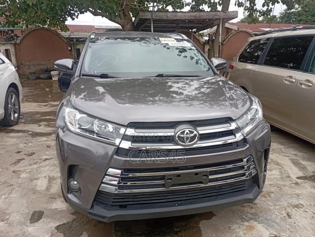Toyota Highlander 2019 Gray