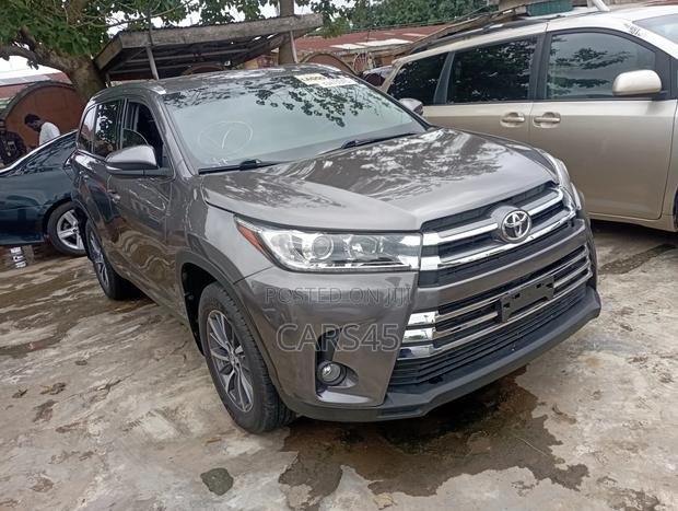 Toyota Highlander 2019 Gray