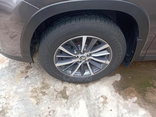 Toyota Highlander 2019 Gray