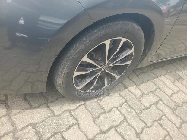 Toyota Corolla LE Eco (1.8L 4cyl 2A) 2017 Gray