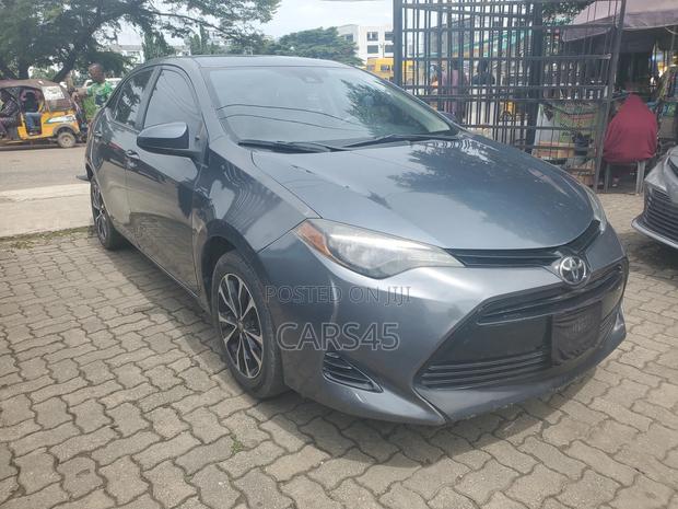 Toyota Corolla LE Eco (1.8L 4cyl 2A) 2017 Gray