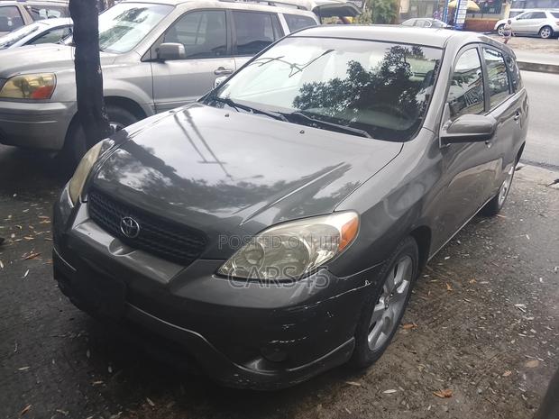 Toyota Matrix Hatchback AWD (1.8L 4cyl 4A) 2006 Gray