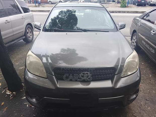 Toyota Matrix Hatchback AWD (1.8L 4cyl 4A) 2006 Gray