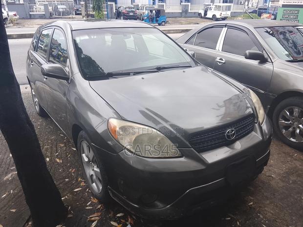 Toyota Matrix Hatchback AWD (1.8L 4cyl 4A) 2006 Gray