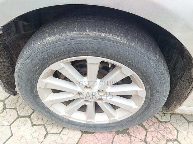 Toyota Venza 2010 Silver