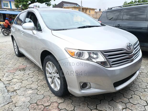 Toyota Venza 2010 Silver