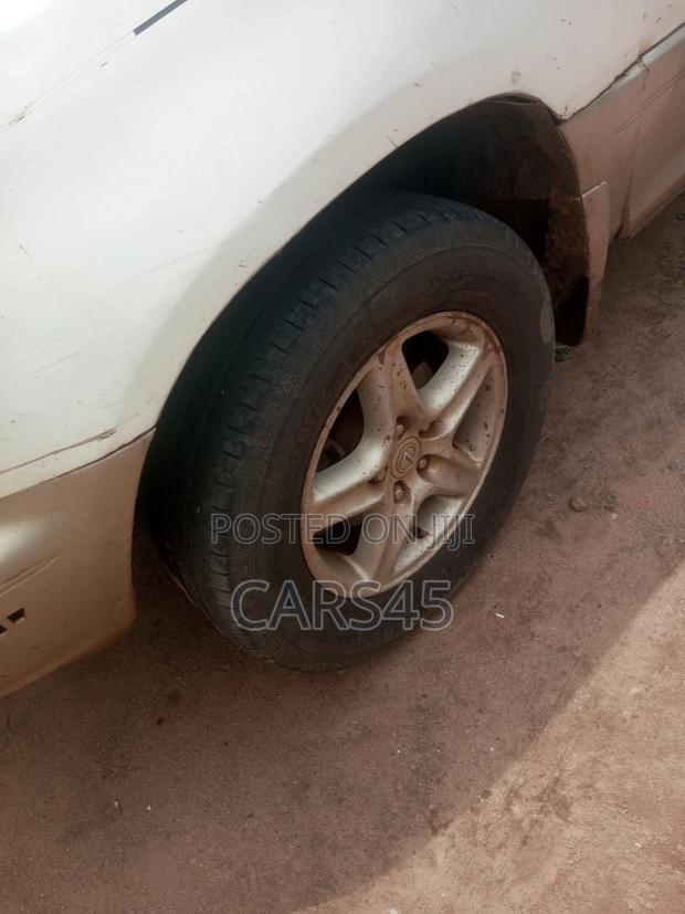 Lexus RX 300 4WD 1999 White