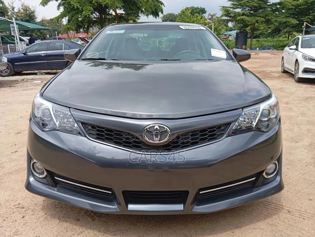 Toyota Camry 2012 Gray