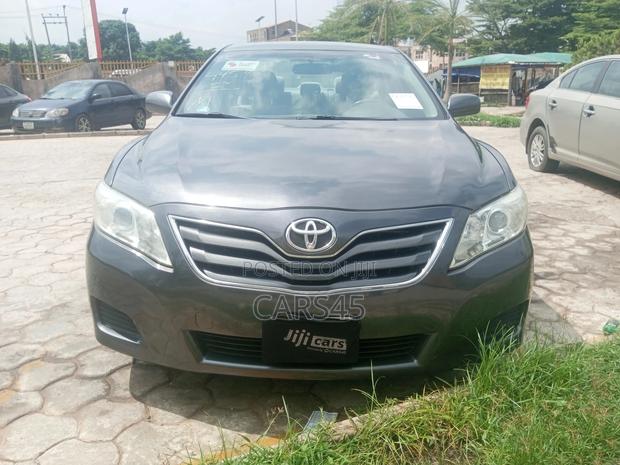 Toyota Camry 2011 Gray