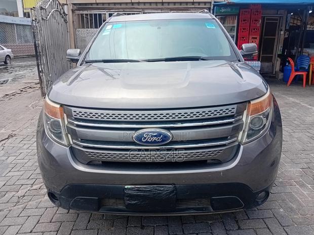 Ford Explorer Limited 4dr 4x4 (3.5L 6cyl 6A) 2012 Gray