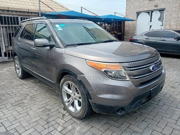 Ford Explorer Limited 4dr 4x4 (3.5L 6cyl 6A) 2012 Gray