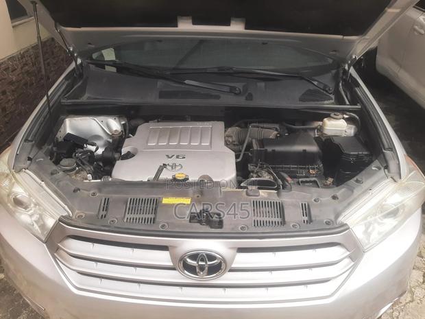 Toyota Highlander 2012 Silver