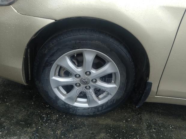 Toyota Camry 2011 Gold