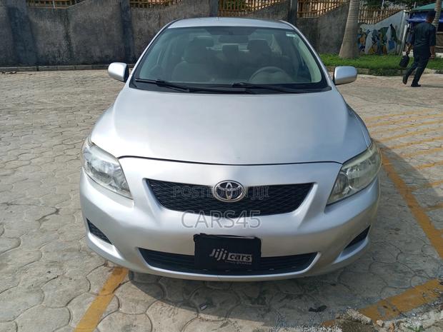 Toyota Corolla 2009 Silver