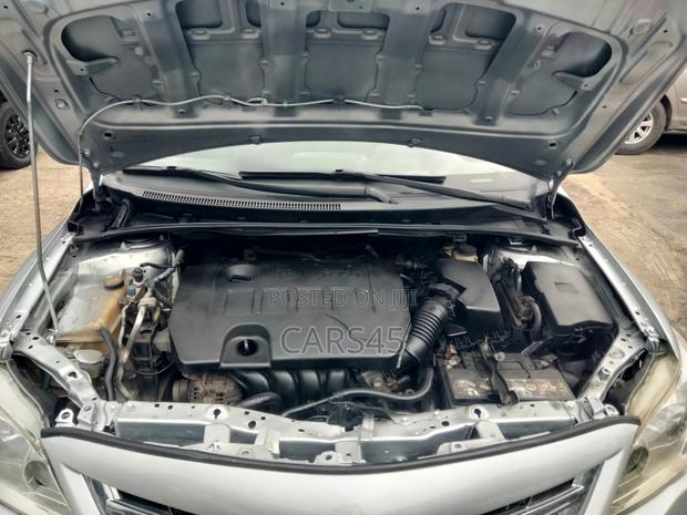 Toyota Corolla 2013 Silver