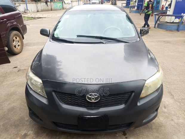 Toyota Corolla 2009 Gray