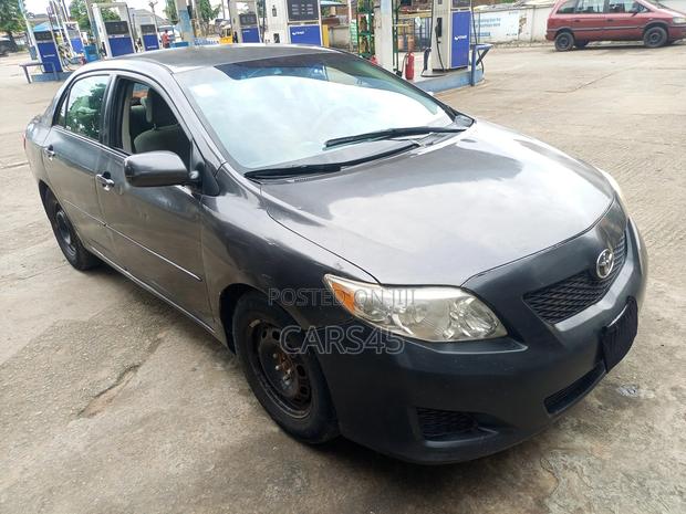 Toyota Corolla 2009 Gray
