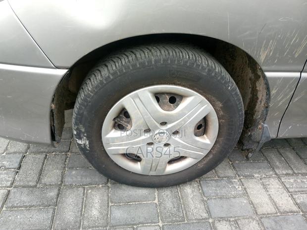 Toyota Previa 2006 Gray