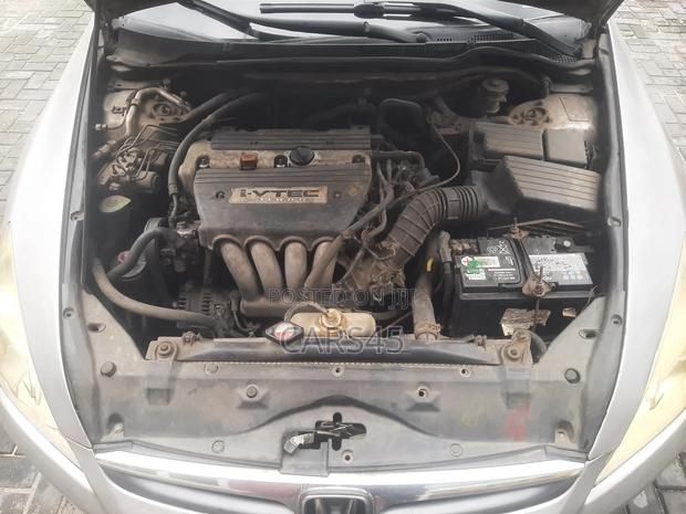 Honda Accord 2005 Silver