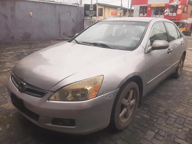 Honda Accord 2005 Silver