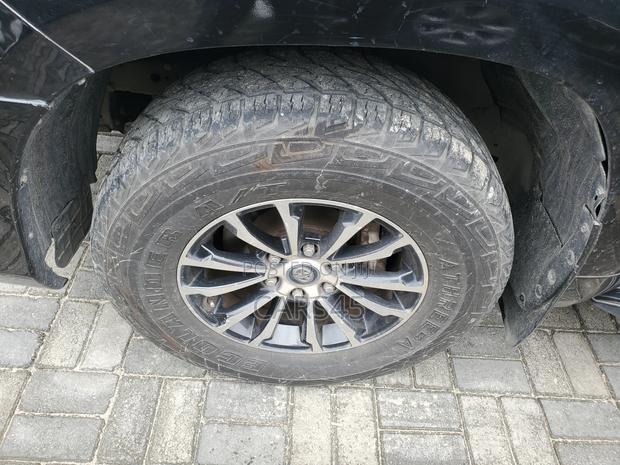 Toyota Land Cruiser Prado 2017 Black