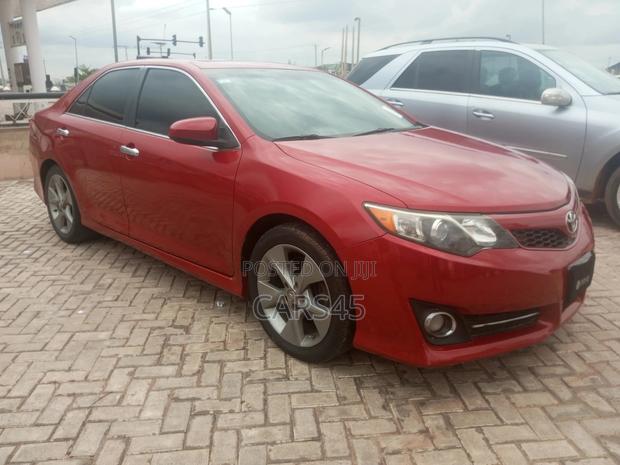 Toyota Camry SE V6 4dr Sedan (3.5L 6cyl 6A) 2012 Red