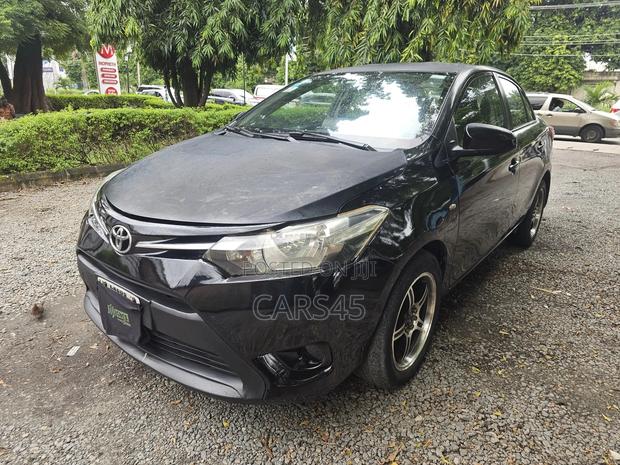 Toyota Yaris 2014 Black