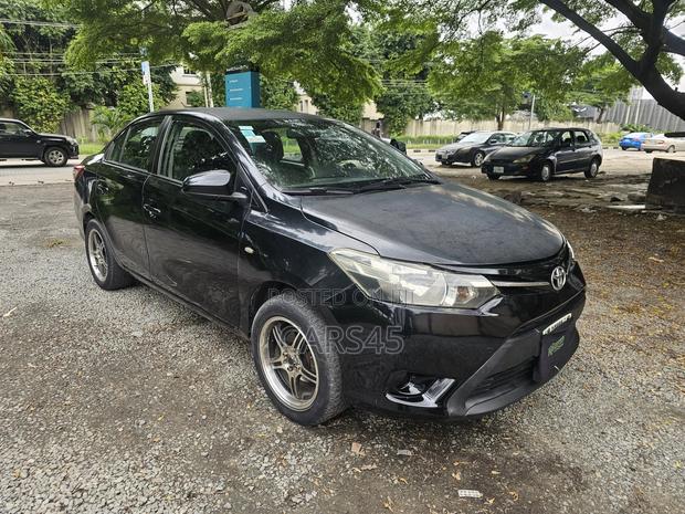 Toyota Yaris 2014 Black