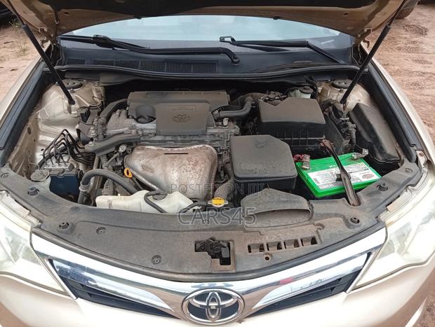 Toyota Camry 2011 Gold