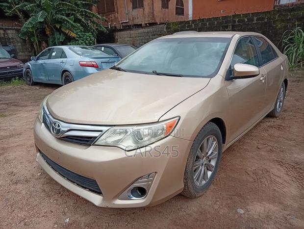 Toyota Camry 2011 Gold